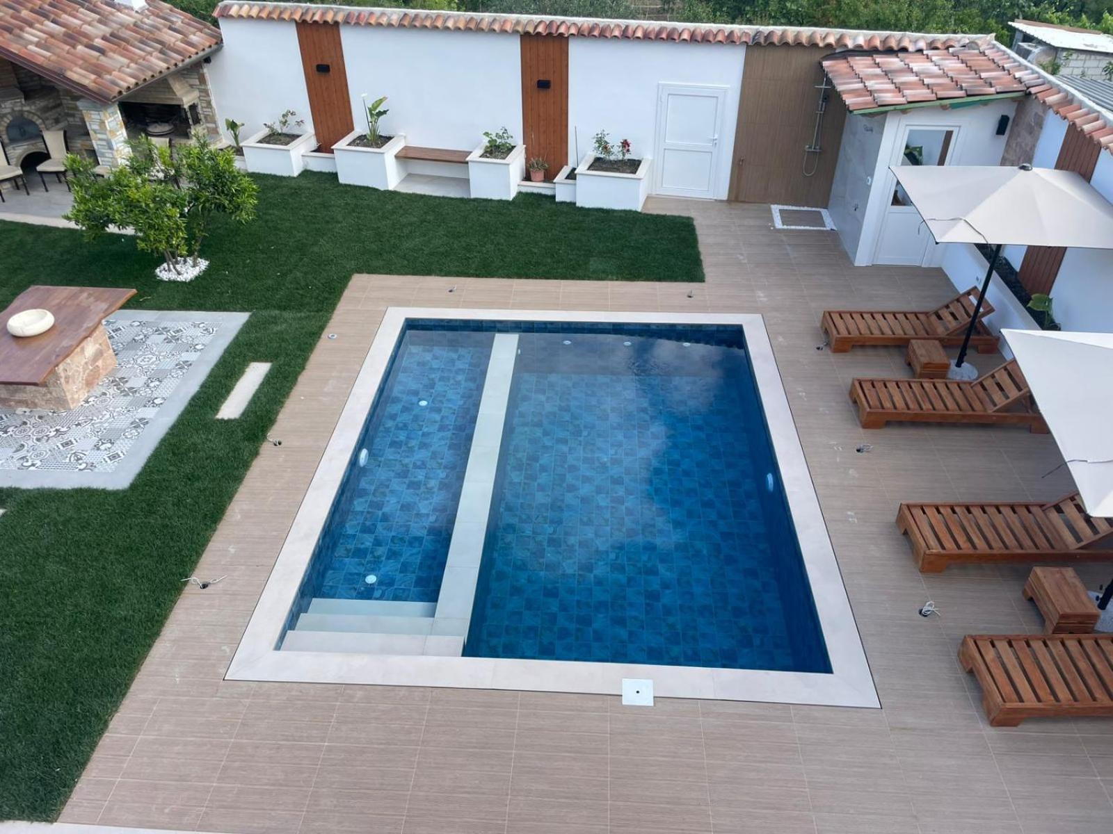 Villa Lejzo - Swimming Pool Berati Exterior foto