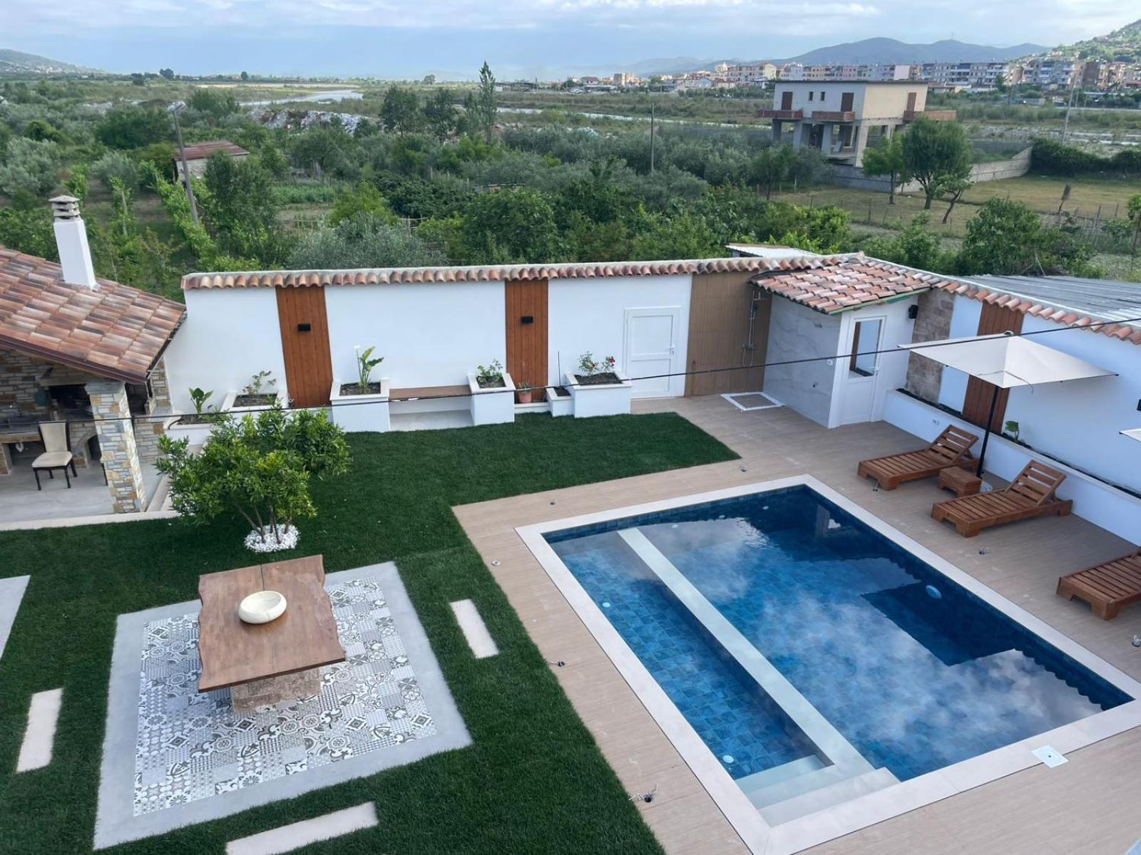 Villa Lejzo - Swimming Pool Berati Exterior foto