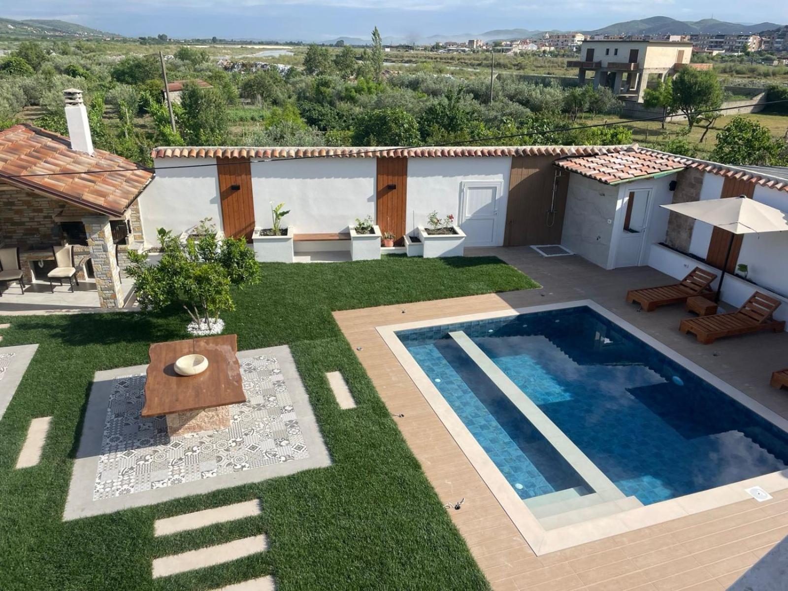 Villa Lejzo - Swimming Pool Berati Exterior foto
