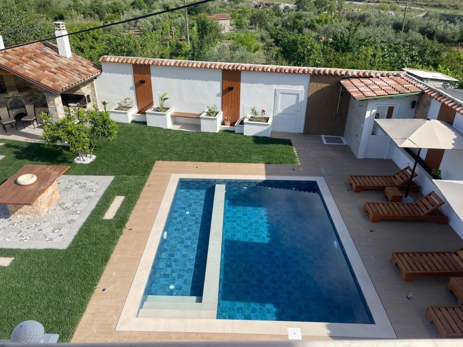 Villa Lejzo - Swimming Pool Berati Exterior foto